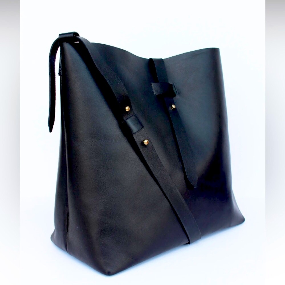 esby Bucket Tote in Black Calfskin